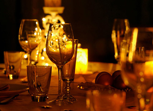 Fine dining table etiquette tips for travelers