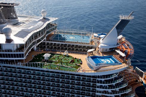 Oasis of the Seas deck