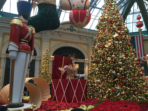 Bellagio Conservatory & Botanical Gardens - Christmas luxury holiday decorations