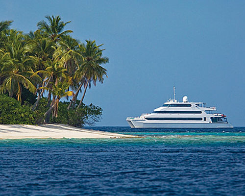 Four Seasons Explorer luxury catamaran