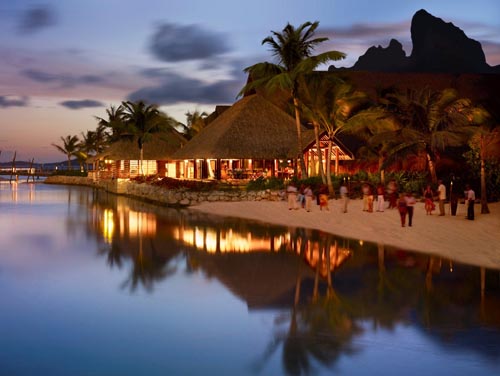 Four Seasons Resort Bora Bora beach