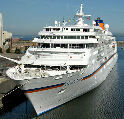 Hapsig-Llyod MS Europa cruise ship