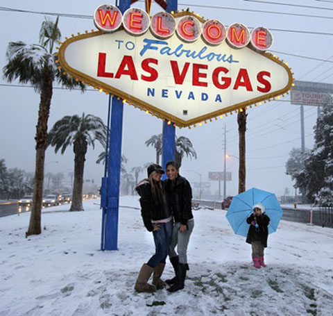 Las Vegas sign - Snow