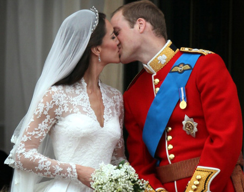 Royal wedding Kiss