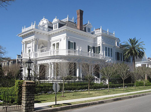 The Wedding Cake Mansion - Savannah