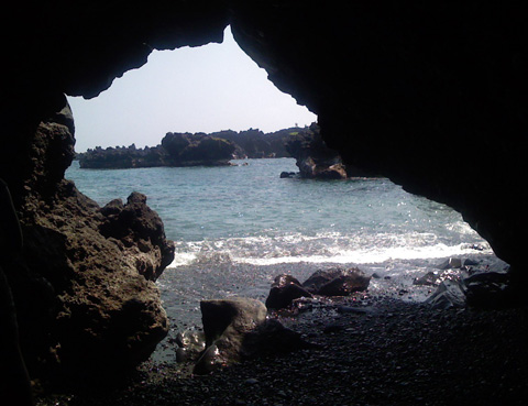 Waianapanapa Caves - Maui