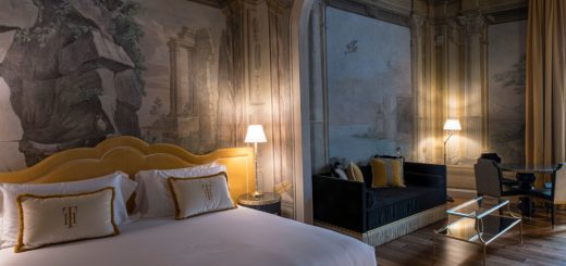 IL Tornabuoni luxury hotel suite - Florence, Italy